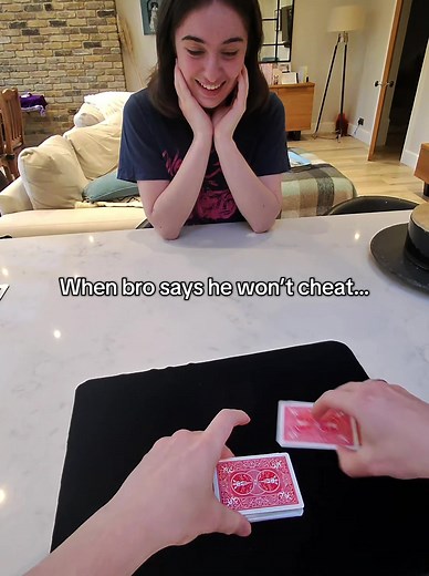LINK in BIO to LEARN! #magician #magic #cardmagic #londonmagician #cards