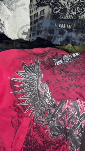 Explore the Y2K Fashion Revival