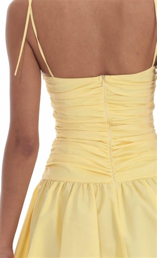 cinched, flared, and glowing 😏💛💃
