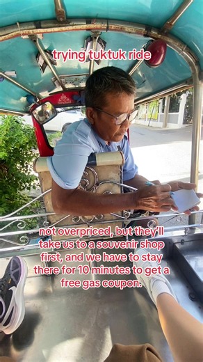 Tuktuk ride tip: 10‑minute shop stop for a free 5L gas coupon