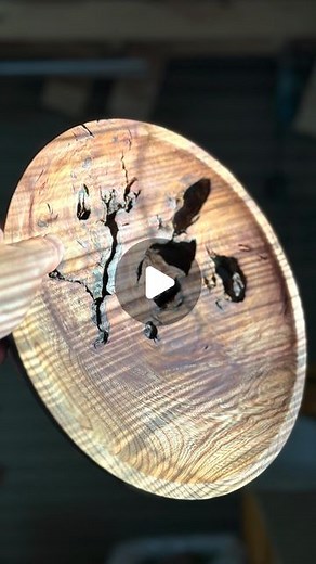 Takurou Seino on Instagram: "Zelkova burl dish なんとか最後までやり切りました 【木工旋盤を使ったプロダクトデザイン】 @takuwoodcraft #木工 #木工旋盤 #asmr #リール投稿383日目 #twcdesign"