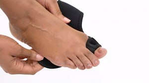 Copper Compression Bunion Relief Kit - Includes 1 Pair Each of Bunion Corrector Cushion Sleeves & Bunion Corrector Toe Splints - Pads & Straightens Bunions, Feet for Men & Women - Small/Medium