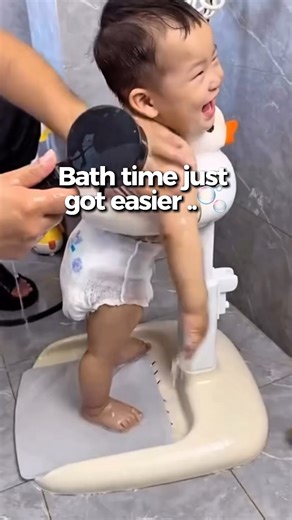 Hedeya Stores on Instagram: "Bath time just got easier 🫧🫧 This standing bath support helps your little one feel more independent while keeping bath time safer and more comfortable for you. • Anti-slip base for stable footing • Soft arm support to reduce slipping • Hands-free washing — so you can gently clean without holding A simple tool that makes everyday routines smoother ✨ Available Now at Hedeya🛍️"