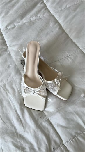 Gorgeous lace bow heels, comfy, not too high perfect for brunch dates, dinners, parties, or everyday feminine outfits 🎀 #laceheels #bowsandals #womenshoes #tiktokshopfinds #fypシ