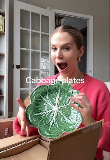 Stunning Dinner Party Tablescape Ideas with Cabbage Plates