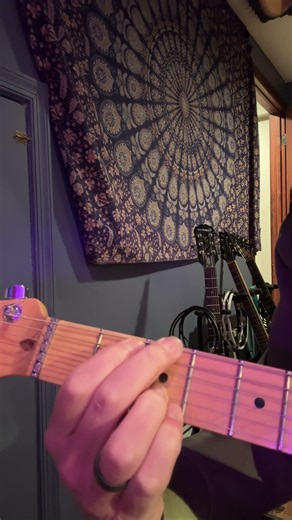 Guitar technique - anchor your ring finger