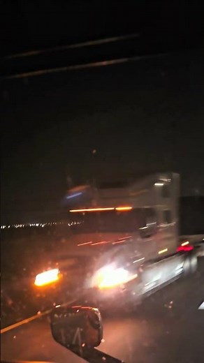 Flashing A Wrong Way Trucker #truck #truckdriver