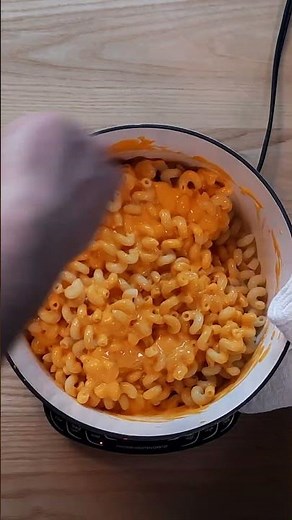 Comfort food made with Hoosier Hill Farm Cheddar Cheese Powder!🧀