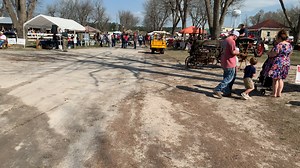 468K views · 22K reactions | Ride along with this amazing John Deere B - on steel! And, outfitted with the cultivators. We found this outstanding original tractor in our travels to the Southern Farm Days show in Lake Waccamaw, North Carolina. Jimmy Ayre of Pennsylvania owns this Deere, and brought it all the way down south for folks to see and enjoy. #johndeere #classictractorfever #aumannvintagepower #southernfarmdays | Classic Tractor Fever | Facebook