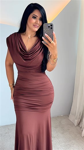 Look by Cris | Moda Feminina | Classica |SP on Instagram: "Super Lançamento🤎✨ Vestido em Mlalha Fluit drapeado Tamanho único que veste 36 ao 42/44 Valor R$ 210,00 Preto e marrom Para comprar e só clicar no link na bio📲 Nossos números 👇🏼 📲11 96054-4167 📲11 93206-2864 📲11 98978-2911 Ou em Nosso Showroom com atendimento de segunda a sábado das 10 às 18 hs, localizado na 📍Rua: Francisco de Melo Palheta 1430 Parque Boa Esperança SP. ⛔️ Cuidado com Golpes, nossos números de atendimento encontr