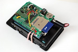 6 x AA battery holder with 2.1mm plug – Perfect for portable Arduinos!