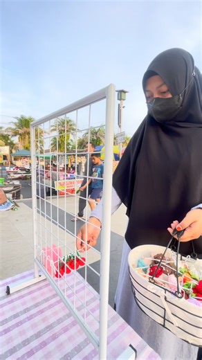 PutriBrosRajut on Instagram: "#crochet #handmade #smallbusiness #amigurumi #craft #rajut #keychain #gantungankunci #cfd"