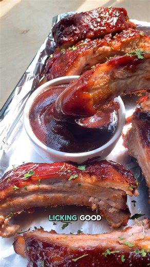 You won’t believe how easy these Crock Pot Ribs are - and they’re SO tasty! 🙌 Ingredients ▢ 2 Tablespoons brown sugar ▢ 1 Tablespoon smoked paprika ▢ 2 teaspoons onion powder ▢ 2 teaspoons garlic powder ▢ 2 teaspoons kosher salt ▢ ½ teaspoon black pepper ▢ Nonstick cooking spray ▢ 3-4 pounds baby back pork ribs ▢ 3 cups barbecue sauce, divided Instructions 1. Mix dry rub ingredients in a small bowl. Spray the slow cooker with nonstick spray. 2. Remove the rib membrane, pat dry, and coat with th