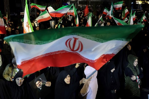 Pakistani army chief visits Tehran to broker new US-Iran talks