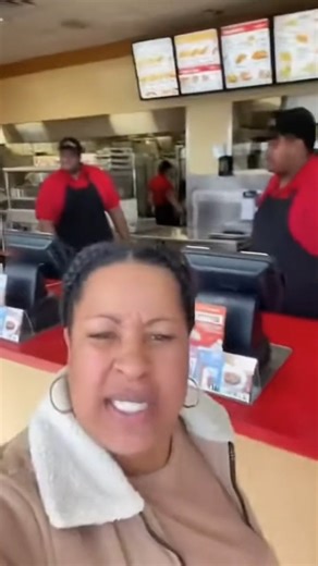 This Fast Food Restaurant Is Invested With Mice 🐁😳 | VT