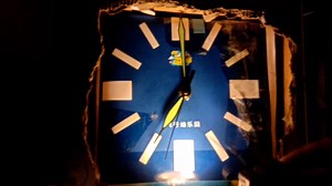 自家钟19点报时(夜景)