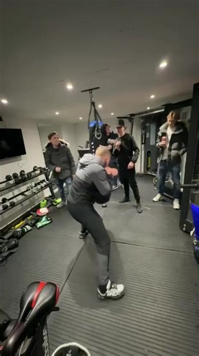 Incredible Hand Skills of 16-Year-Old Ronnie Damiral