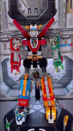 Let’s go Voltron Force! Voltron 40th Anniversary Collectors #voltron #voltronlegendarydefender