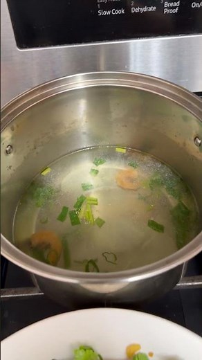 The Ultimate Bowl of Homemade Wonton Soup - Fresh & Irresistible! 🍜✨