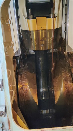 213K views · 1.1K reactions | ENGINE LUBRICATION IS IMPORTANT THING THAT NEEDS TO BE DONE. MAKE SURE THE QUALITY IS GOOD. #trendingreels #MarineEngineering #merchantmarine #maritimeindustry #ShipRepair | Marinersgalaxy | Facebook