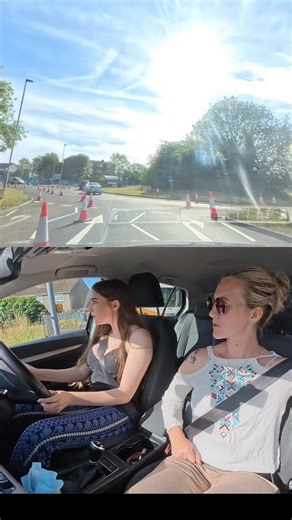 Navigating Busy Roundabouts for Beginner Drivers