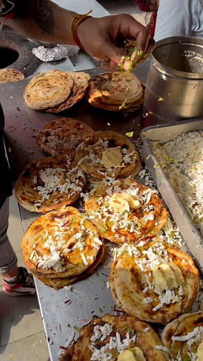 1.5M views · 7.9K reactions | सिर्फ़ रोटी बेच कर बन गए करोड़पति 﫣 #shorts #specialfood #streetfood #reel #trending #food | Jitender | Facebook