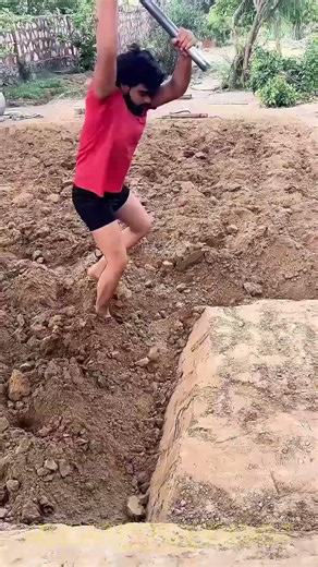 حفر الأرض بلا رحمة: سر بناء الأساس الذي يقاوم الزمن