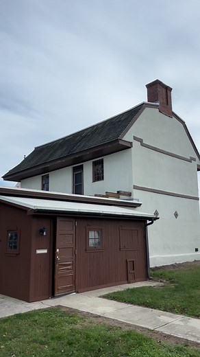 In Somers Point, the city’s first annual Fall Fest event brought spooky fun and seasonal charm to the historic grounds of Somers Mansion today. With 70 vendors and food trucks, visitors enjoyed a full day of fall festivities, such as candlelit ghost tours, costume contests, tarot readings, ghost stories, and more. The festival welcomed many for a celebration of community and the fall/Halloween season. Reel made by Alex Corson. #ShoreLocal #LocalLens #SouthJerseyEvents #CommunityFirst #SomersPoin