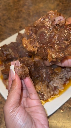 Destiny symone on Instagram: "Oxtail. 🤤 full recipe on my YouTube channel- Cooking with Destiny 💕"