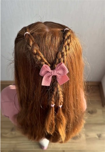 This four-strand braid looks super special, but the technique is much easier than it seems ✨ Perfect for cute school hairstyles, red hair styles and quick braid ideas for girls. 💛 Would you try this braid? 📌 Save this hairstyle for later ✨ Follow for more easy kids hairstyles #fourstrandbraid #easybraid #braidhairstyle #kidshairstyles #hairstyleforgirls