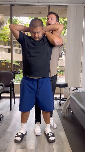 350K views · 915 reactions | He should feel taller after that Adjustment #chiropractor #adjustment #decompression #upperbackpain | The OC Chiropractor | Facebook