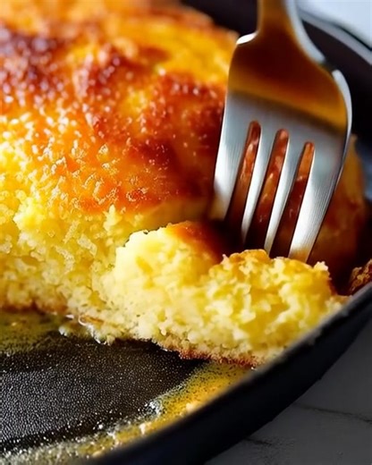 🌽✨ The Best Homemade Cornbread Recipe Golden, buttery, and just the right amount of sweet — this homemade cornbread is comfort food at its finest! 💛 It’s the perfect side for chili, soups, BBQ dinners, or honestly, just on its own with a little butter and honey. Soft inside, lightly crisp on the edges… it’s everything you want in a classic cornbread recipe! 😍 🕓 Prep Time: 10 min ⏱️ Total Time: 30 min 🍴 Servings: 8 📝 Ingredients: • 1 cup all-purpose flour • 1 cup cornmeal • ⅔ cup white suga