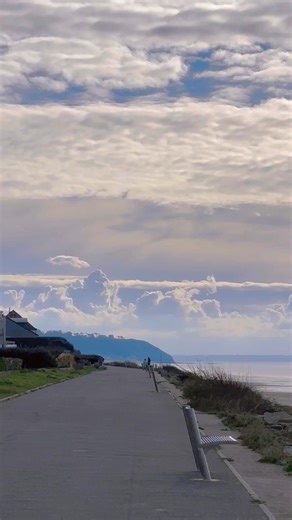 Plage de Kairon💙 #fblifestyle #normandie #Lamer #france #freedom #nature #Granville #saintpairsurmer | Vivre ici et maintenant .