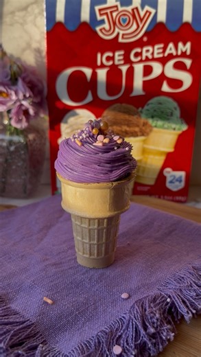 How to Make Ice Cream Cone Cupcakes Using Foil & a Baking Pan! This easy setup keeps Joy Cake Cups upright and mess-free when you don’t have a cupcake pan. SAVE this life hack! What you’ll need •Joy Cake Cups •Cake batter (boxed or homemade) •Baking pan •Aluminum foil Instructions 1. Preheat oven to 350°F (175°C) or according to your cake recipe. 2. Line a baking pan with aluminum foil. 3. Cut the aluminum foil to make space for the Joy Cake Cups. 4. Set the Joy Cake Cups into the foil supports.