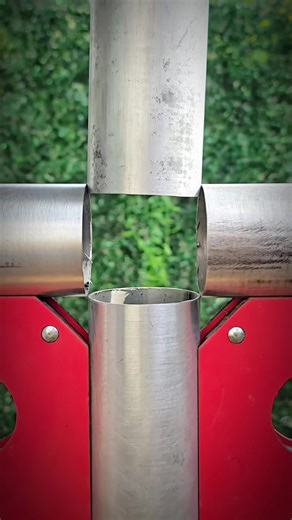 Kết nối 4 thép hộp tròn vuông góc hiệu quả