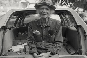 El regreso de Michael Hurley, historia viva del folk, a sus 80 años