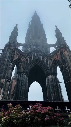 Edinburgh UK 4K: The Capital That Rules From a Dead Volcano