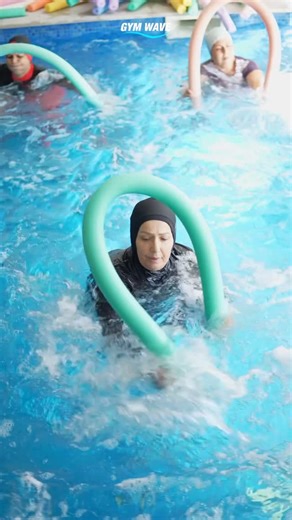 Gym Wave Rades | Mal au dos ? Envie de vous muscler en douceur mais efficacement ? 💧 Découvrez l’Aquawork, le cours qui allie la puissance de la résistance... | Instagram