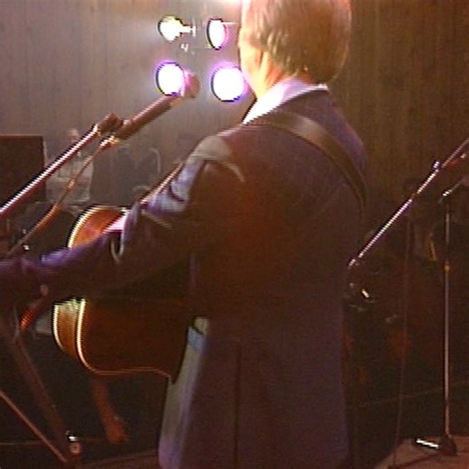 @classic_country_music on Instagram: "George Jones - If Drinkin' Don't Kill Me (Her Memory Will). 1983 #georgejones"