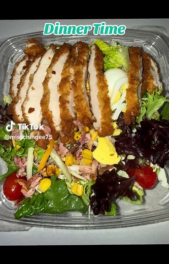 It's dinner time. Having the Cobb salad from @Chick-fil-A! Yummy 😋🥰#chickfila #salad #cobbsalad