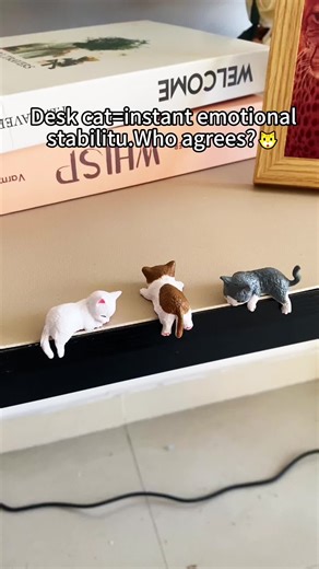 Creative Office Desk Setup Ideas for Christmas