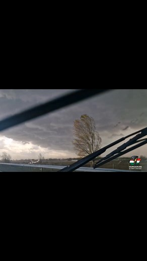 Kecskemét-Kistelek között 2 db károkozó szupercella tombolt.👀 Este lesz összefoglaló videó. ;) | Hungarian Storm Chaser