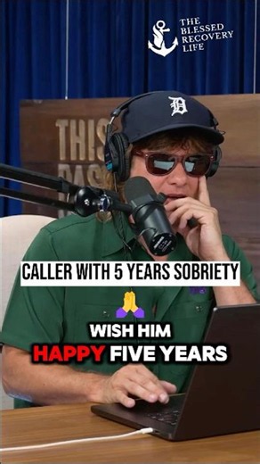 Theo Von Calls a Fan Celebrating 5 Years Sober | "Did you ever think you'd make it?" #recovery