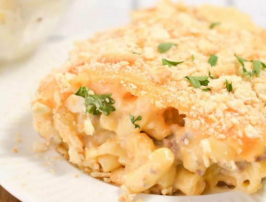 Cheesy Macaroni and Hamburger Casserole