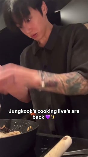 Jungkook's cooking live is back #BTS #Jungkook #ARMY #Shorts #Kpop #Bangtan #YouTubeShorts #Viral