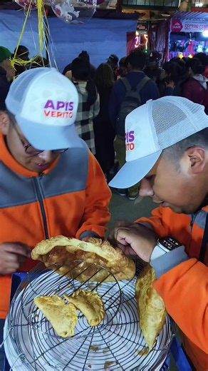 Humor Highlight: Ey Ey Ey with Crabs and Friends