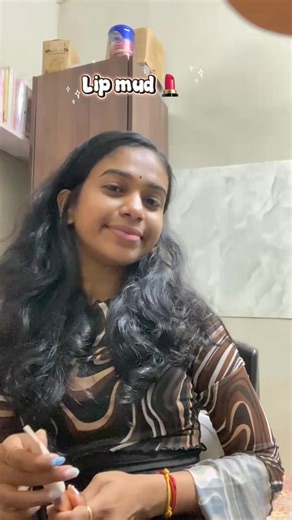 Soft Nude Lips: Perfect Match for Any Outfit