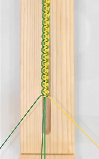 27K views · 510 reactions | How to Make Friendship Bracelets | Beginner Friendship Bracelet Tutorial #Beginner #Friendship #Bracelet #TutorialVideoReels | Bracelet Tutorials | Facebook