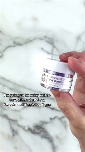 How to make sparkly buttercream cakes with edible glitter