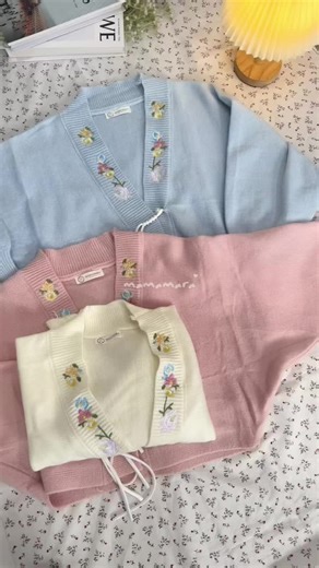 Stylish Cropped Knit Cardigans for Women